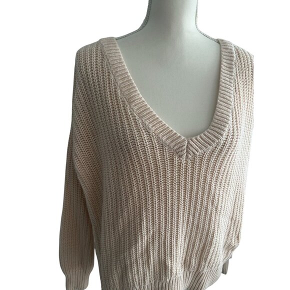 VS PINk Cream Cable Knit V Neck Sweater Size Small - Picture 3 of 6